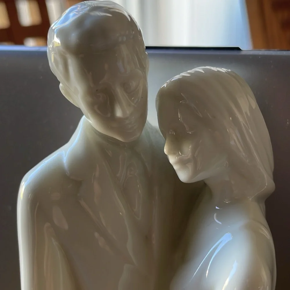 Royal Worcester Moments Happy Anniversary Fine Porcelain Figurine Couple